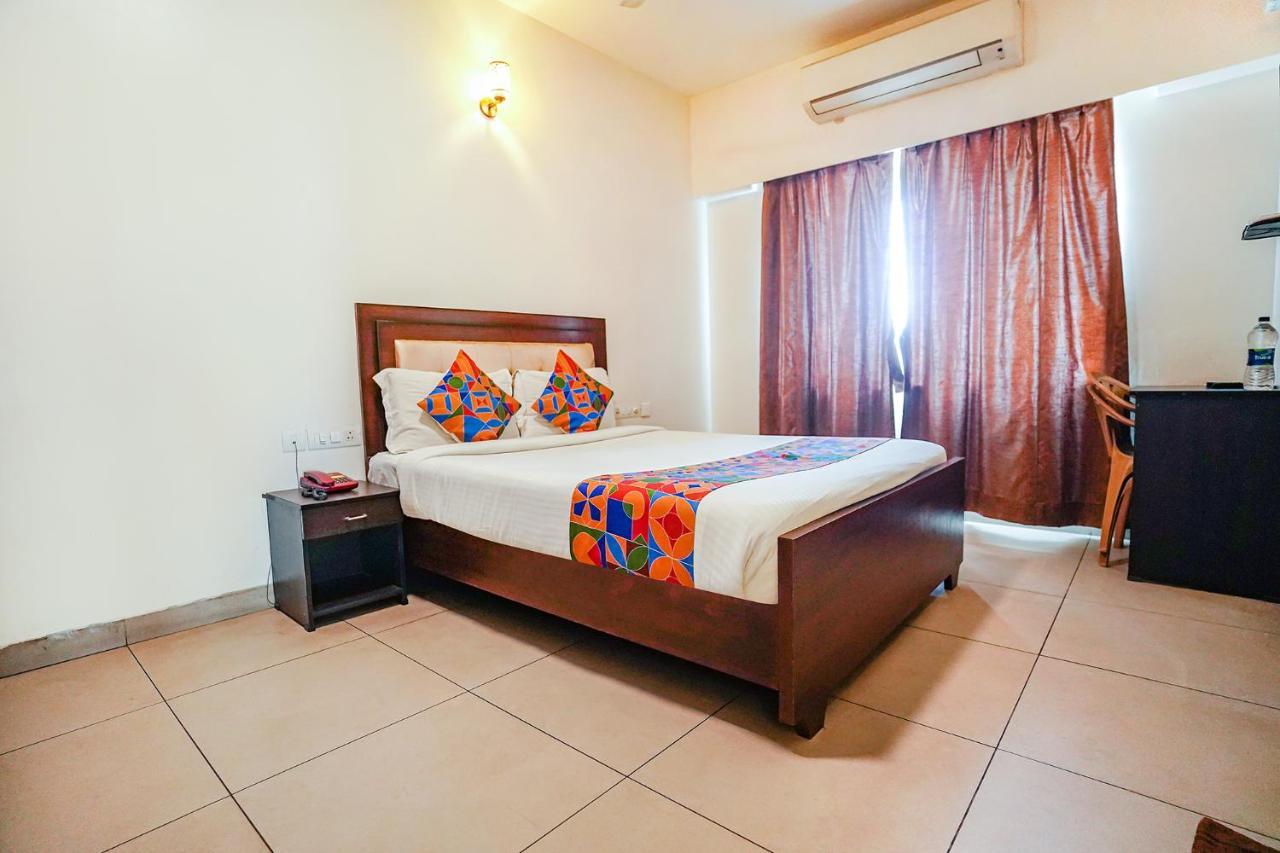 Fabhotel Home Tree Service Apartment - Nr Anna Tower Chennai Exterior photo